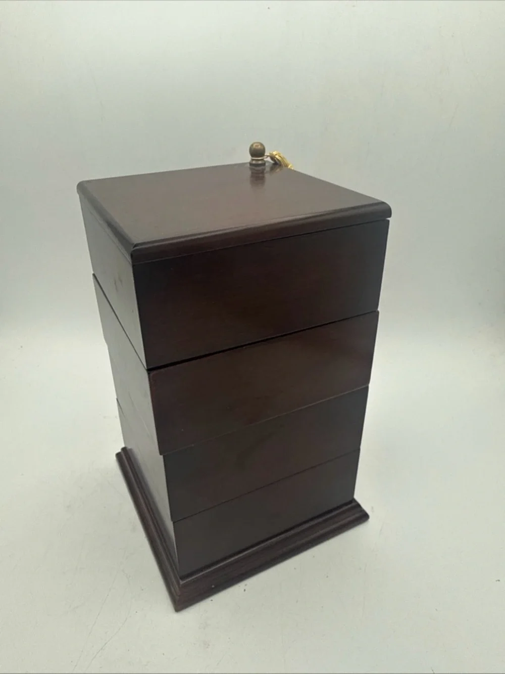 VTG 1996 The Bombay Company swivel mahogany wood 4 swivel drawer jewelry Box
